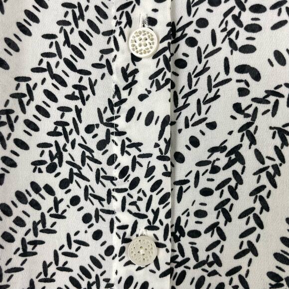 Cabi #3255 | Black & White Print Split Back Long Sleeve Button Down Blouse - Picture 5 of 12